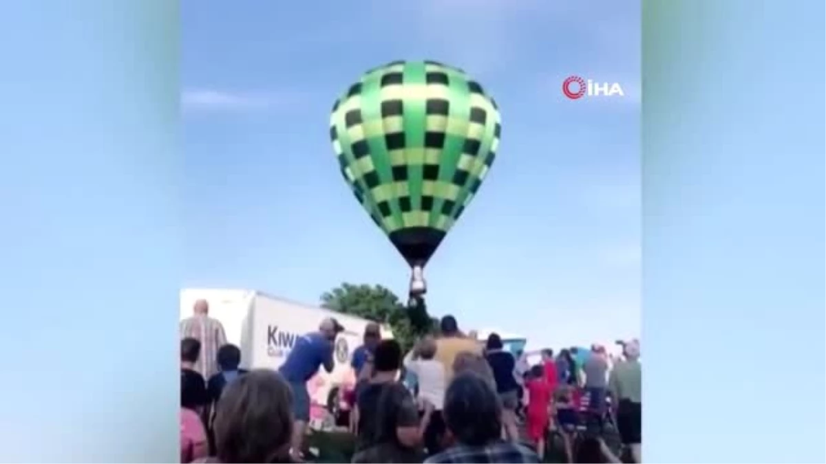 Sıcak Hava Balonu Kalabalığa Daldı