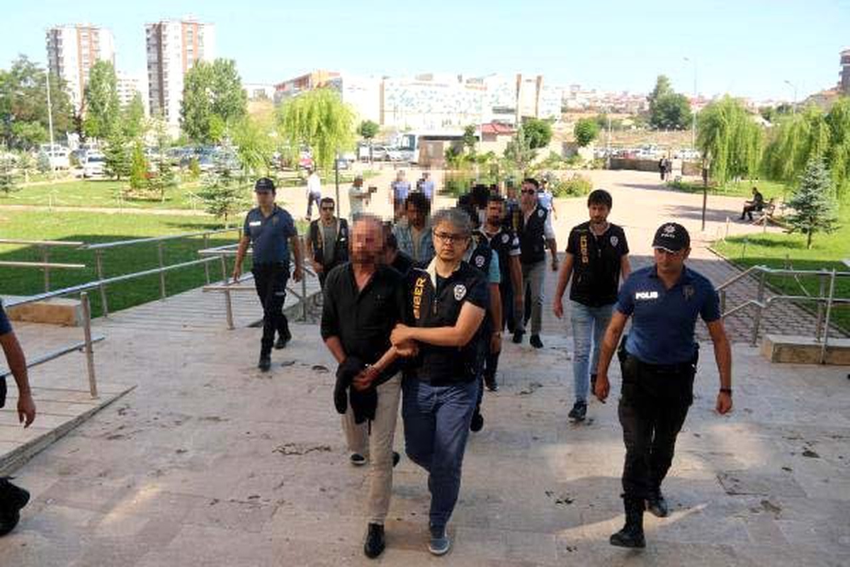Sivas\'ta yasa dışı bahis operasyonu: 11 gözaltı
