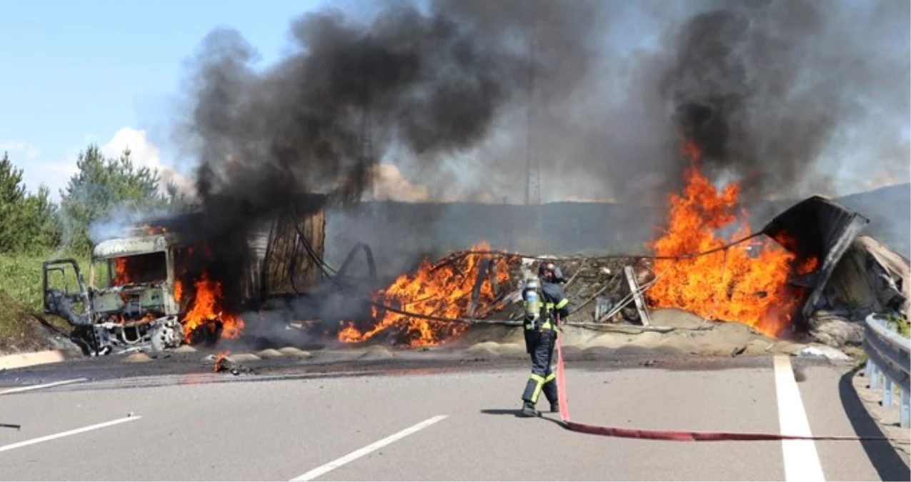 TEM Otoyolu\'nda 3 araç alev alev yandı