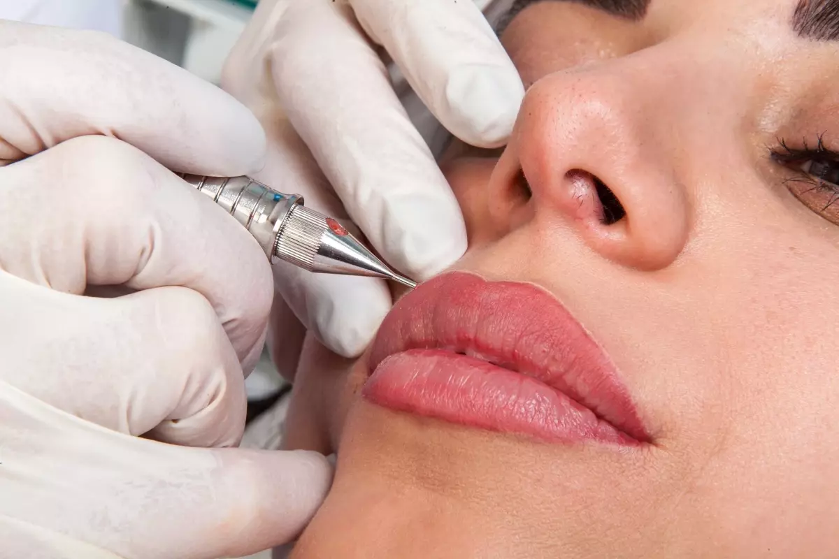 Ten rengine göre dudak kontürü rehberi