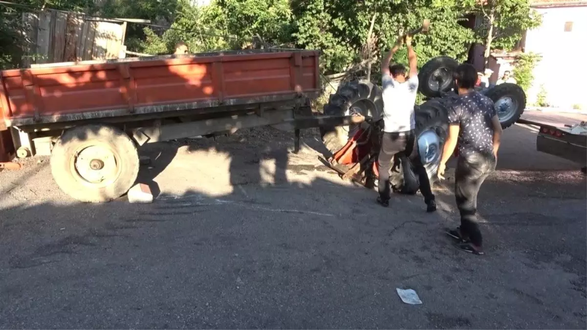 Ters devrilen traktörün üstünden atlayan kişi son anda kurtuldu