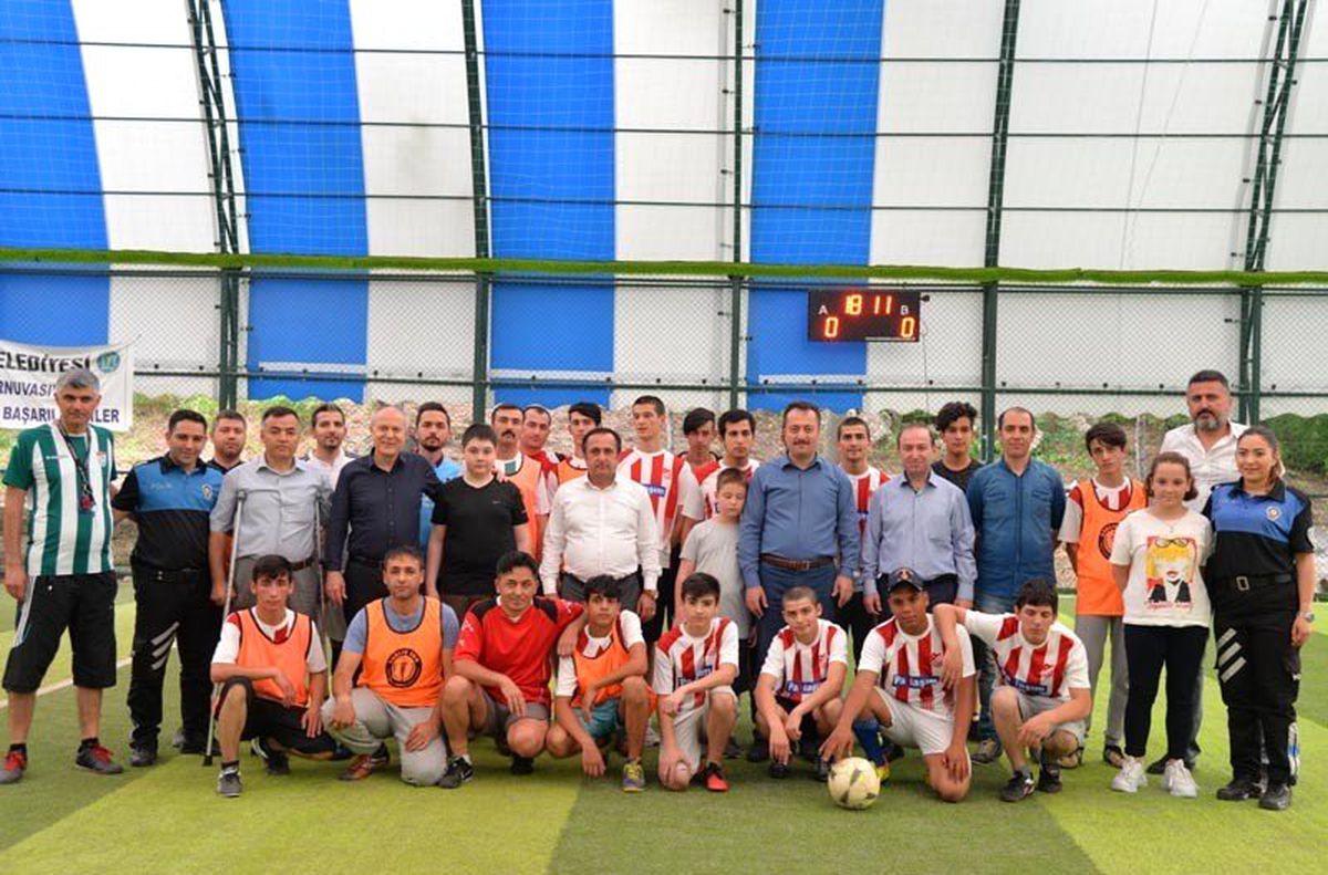 Toplum Destekli Polislik Şube Müdürlüğünden anlamlı futbol karşılaşması