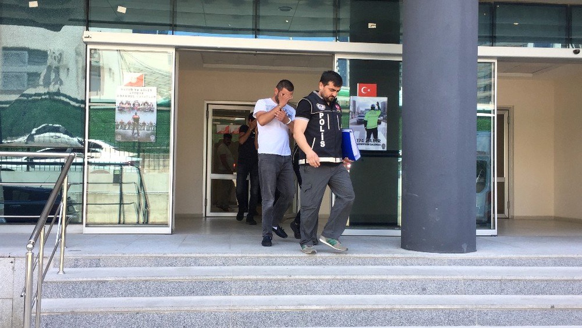 Uyuşturucu satıcılarından emniyet çıkışı slogan: "Bu sefer şampiyon biziz"