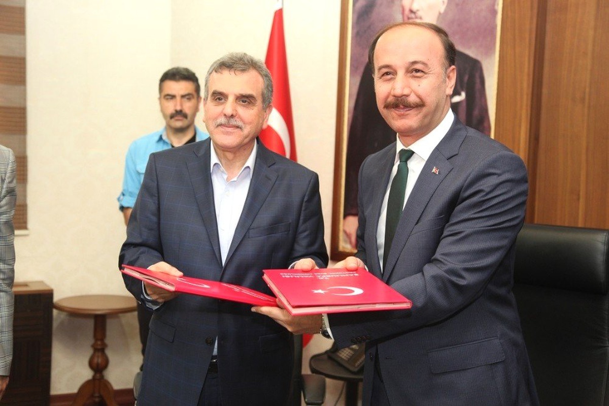 Valilik ile belediye arasında işbirliği protokolü imzalandı
