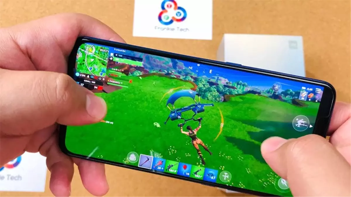 Xiaomi mi 9\'un Ekranına Overclock Yaparak 84 Hz\'de Çalıştırmaya Yarayan Mod