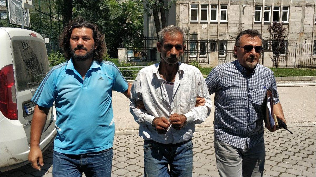 \'Yaklaşmama\' kararı bulunan karısını bıçaklayan koca adliyede