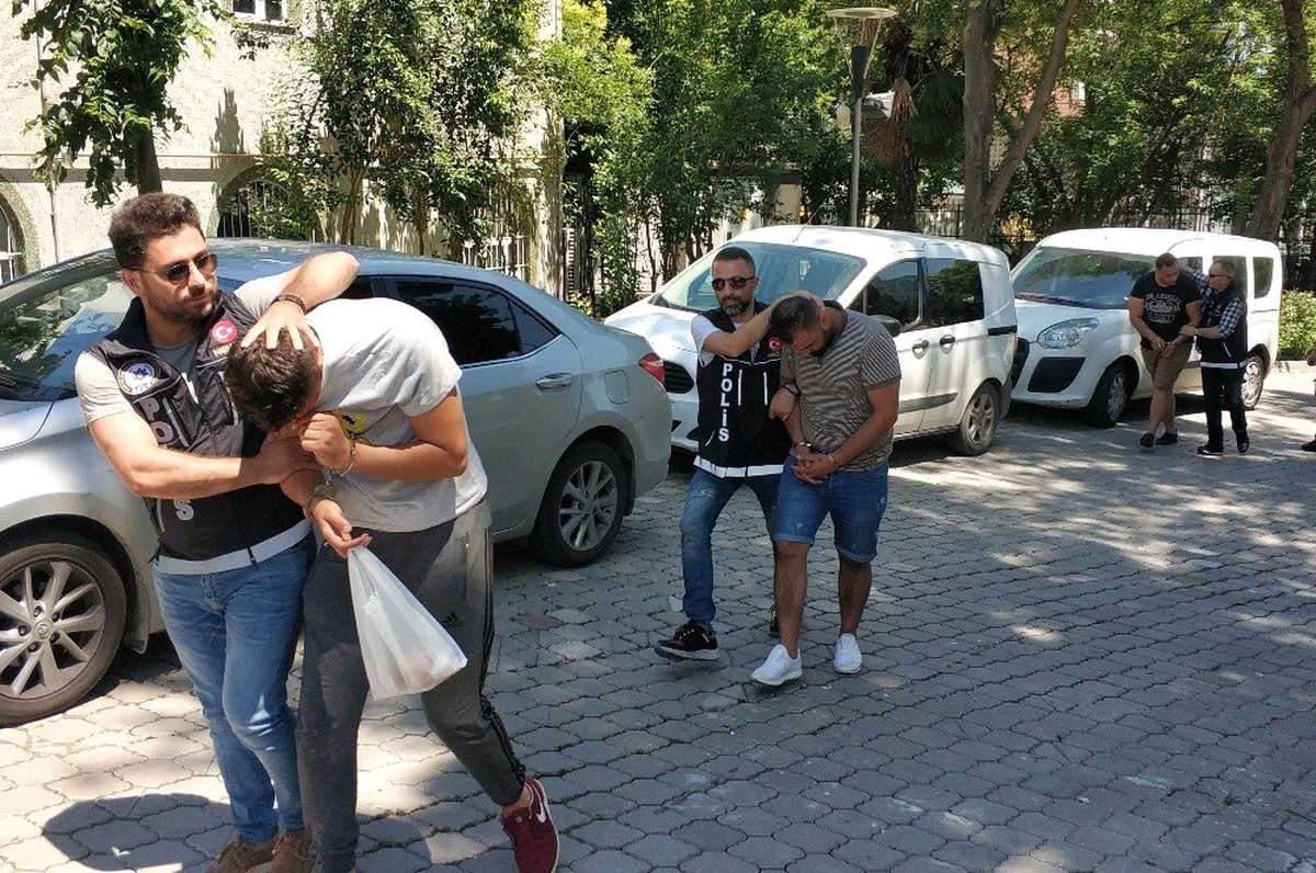 4 yabancıya uyuşturucu ticaretinden gözaltı