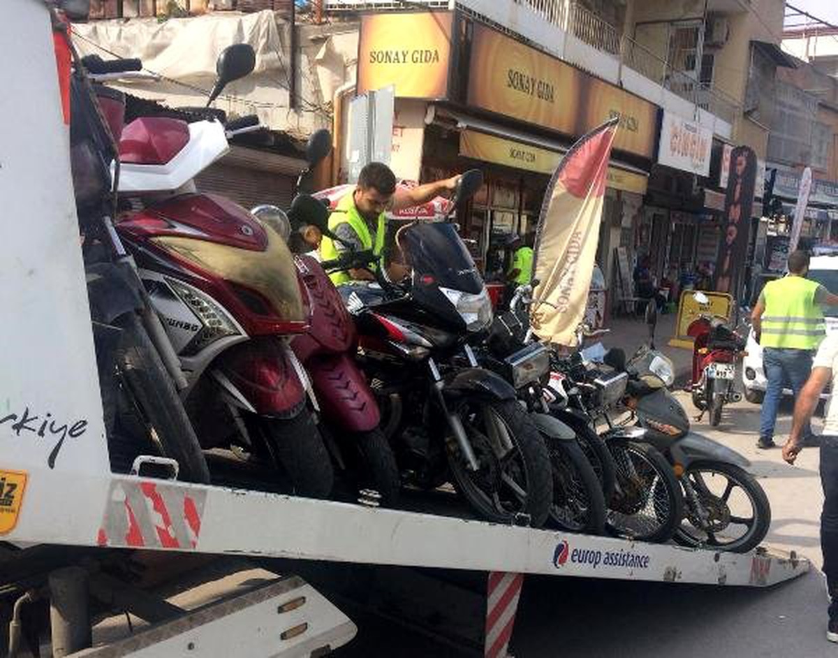 Adana\'da 541 motosiklet sürücüsüne 496 bin 851 lira ceza kesildi