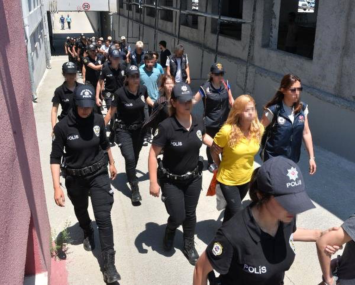 Adana\'da, HDP Gençlik Meclisi üyesi 9 kişi tutuklandı