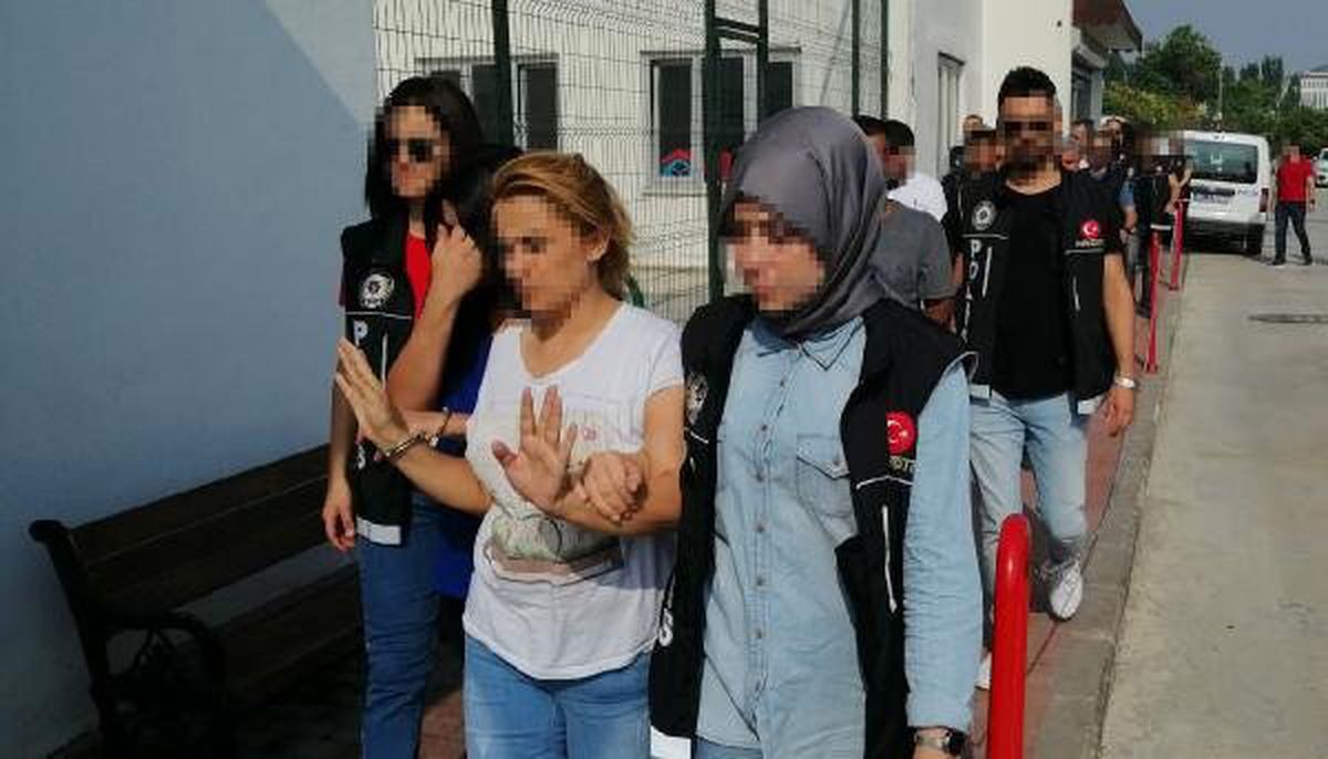 Adana\'da uyuşturucu operasyonunda yakalanan 25 kişi tutuklandı