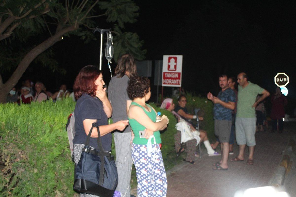 Akdeniz Üniversitesi Hastanesinde korkutan yangın