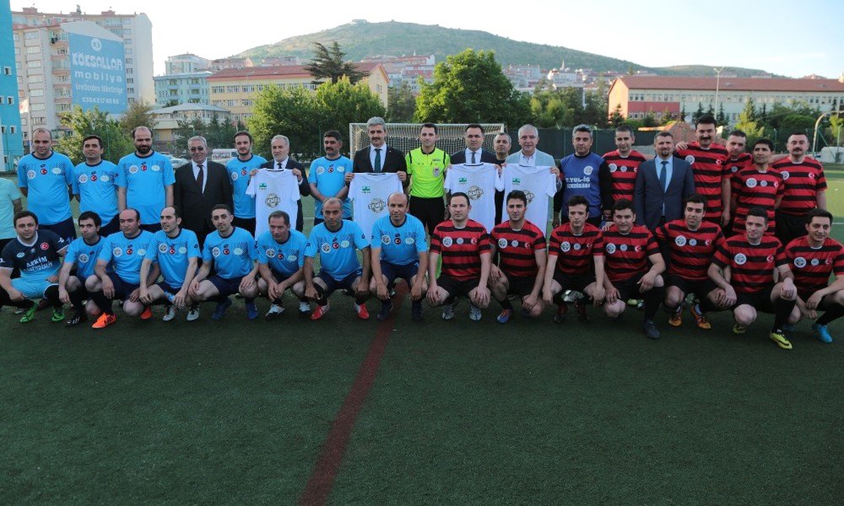 Askıda Ekmek Futbol Turnuvası Başladı