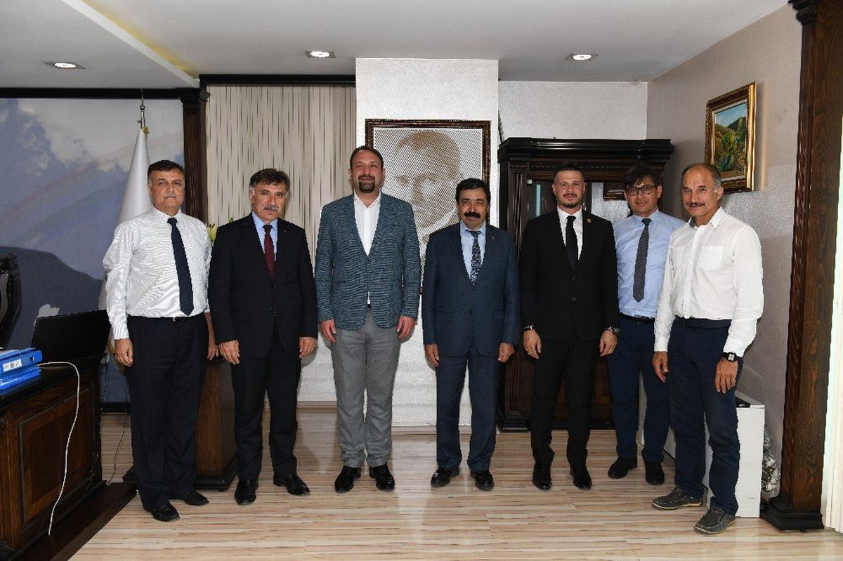 Başkan Gümrükçü\'ye İKÇÜ heyetinden ziyaret