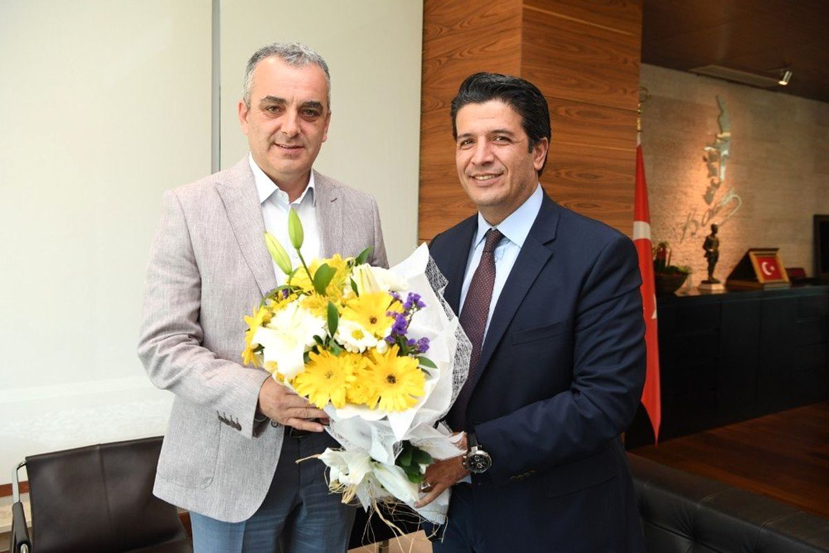 Başkan Semih Esen, Turgay Genç\'i ağırladı.