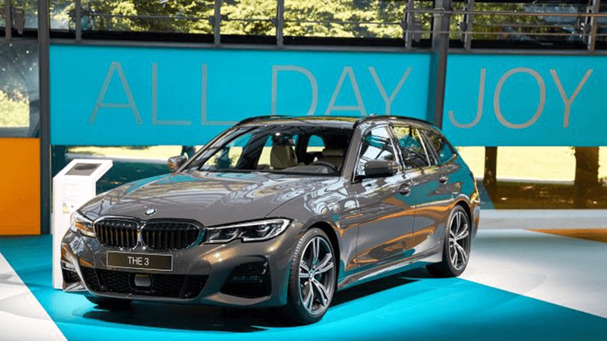 BMW\'nin Yeni Nesil Hız Sabitleyicisi, Aracı Kırmızı Işıklarda Otomatik Olarak Durduracak