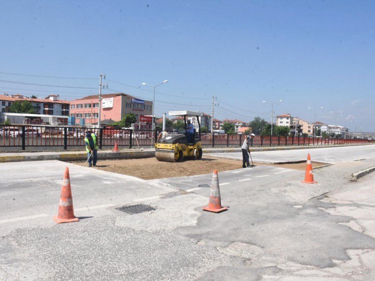 Çoban kavşağında asfalt yama çalışması