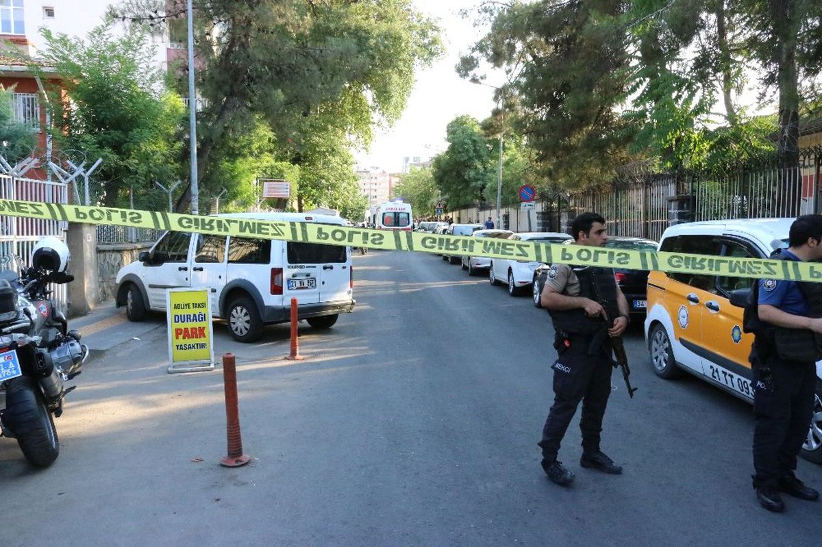 Diyarbakır\'da silahlı kavga: 1 ölü, 1 yaralı