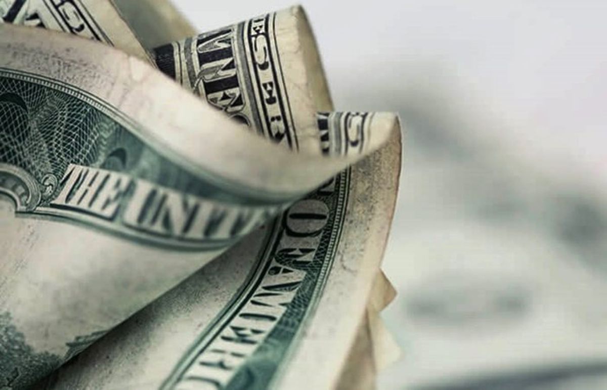 Dolar, 5.80\'in üzerindeki seyrini koruyor