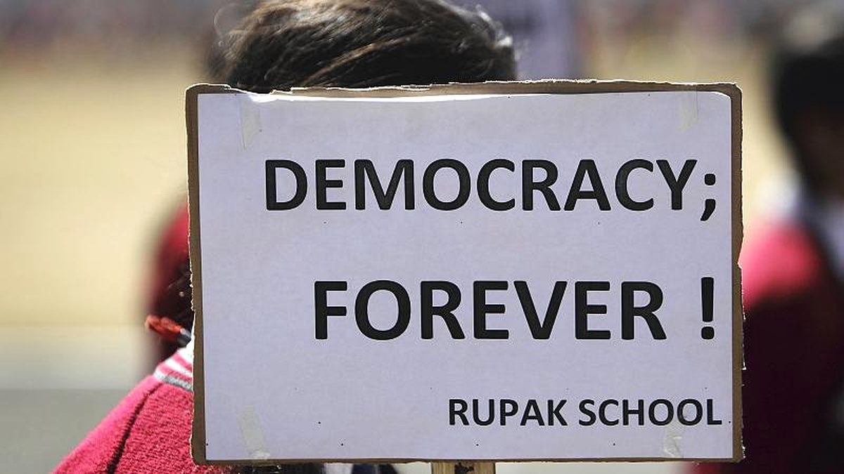 Dünya nüfusunun yarısı kendi ülkesinin demokratik olmadığını düşünüyor