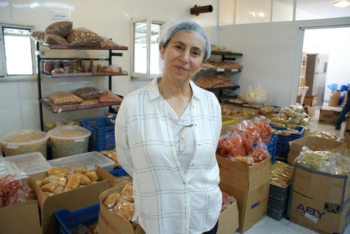 Dut yapraklı, nohut unundan makarna imal ediyor