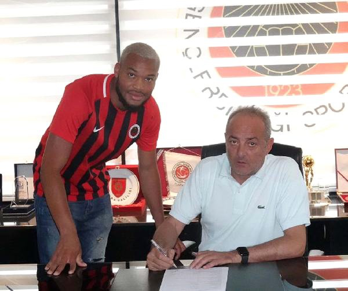 Gençlerbirliği Pierre-Yves Polomat\'ı transfer etti