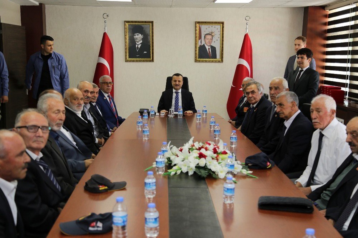 Gümüşhane\'de 21 Kıbrıs gazisine madalya ve beratları takdim edildi