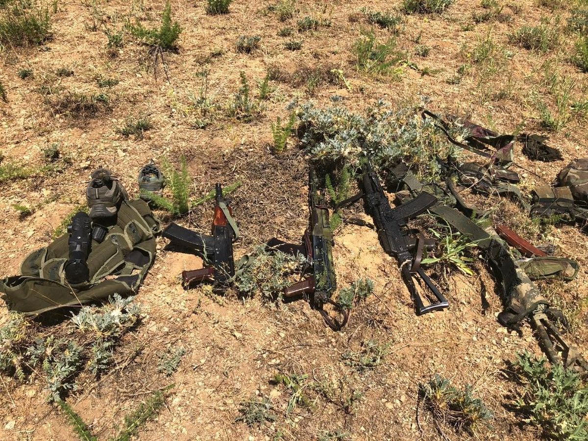 Hakkari\'deki terör operasyonlarında silah ve mühimmat ele geçirildi