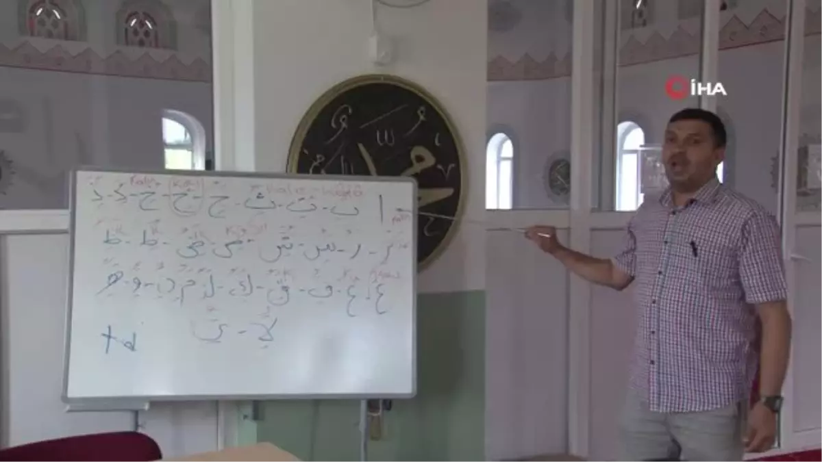 Hem oyun oynuyorlar hem Kur\'an-ı Kerim öğreniyorlar