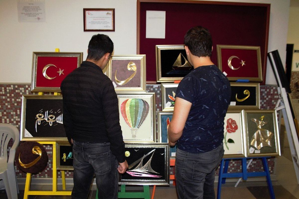 Hükümlü çocuklar sanat öğrendi, sergi açtı