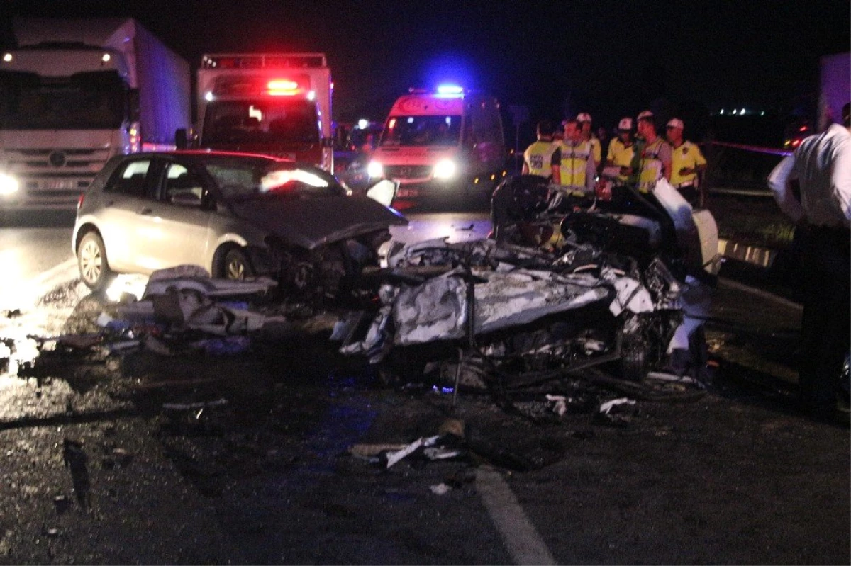 İzmir\'de feci kazada aynı aileden 3 kişi öldü, 1 kişi yaralandı
