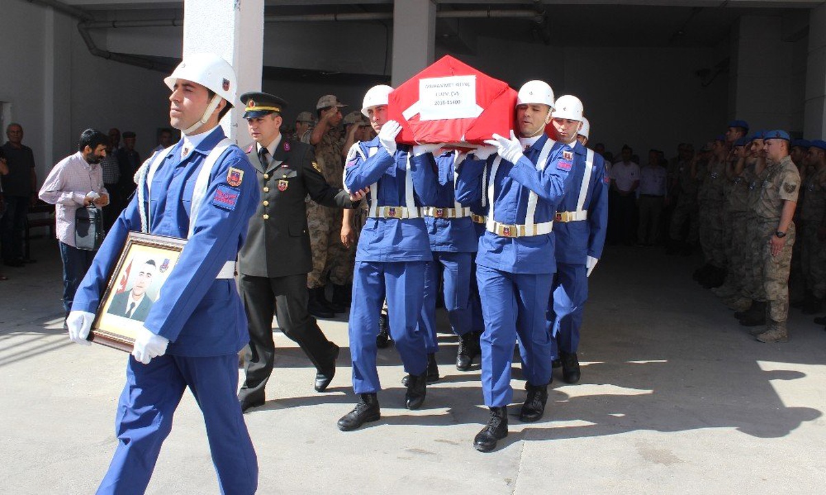 Kazada ölen uzman çavuş ile arkadaşının cenazeleri memleketlerine uğurlandı