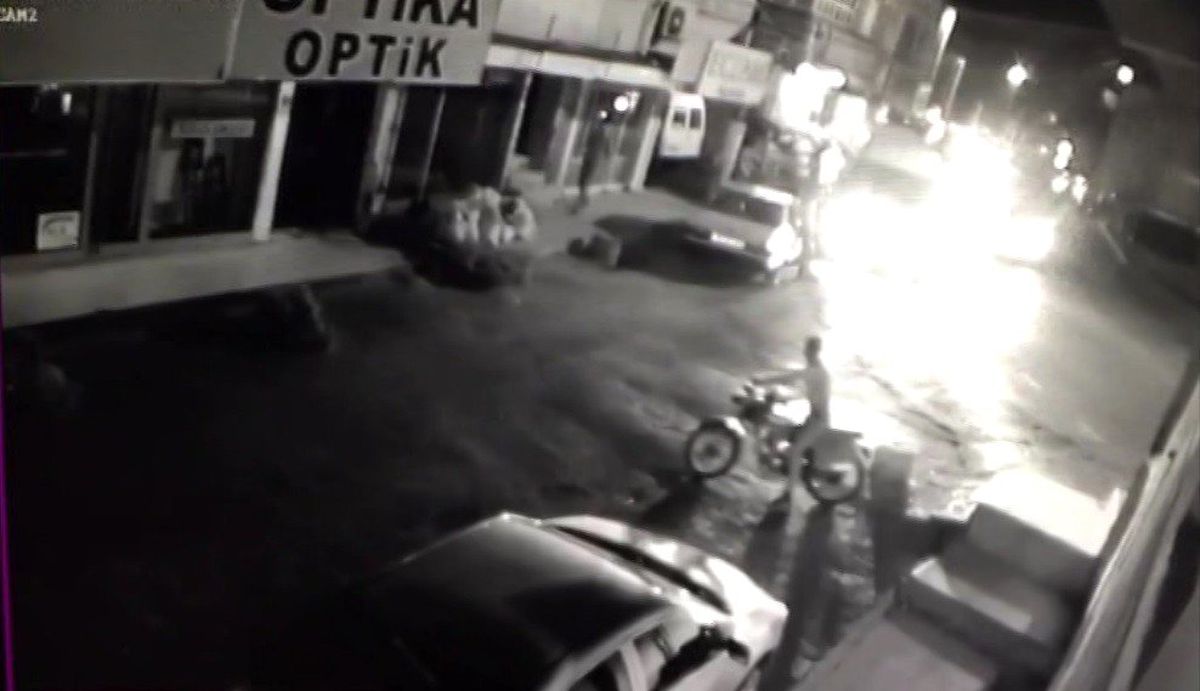 Kendi motosikleti gibi binip çaldı