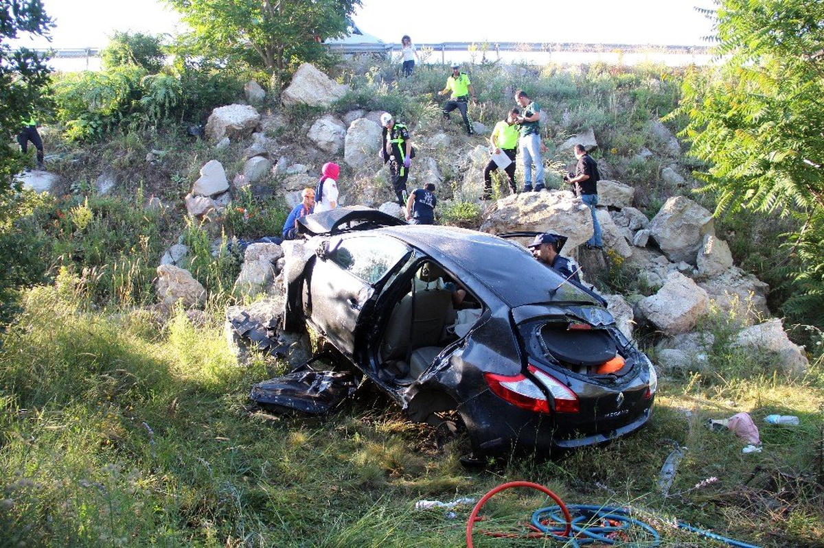 Kütahya\'da trafik kazası: 2 ölü, 3 yaralı