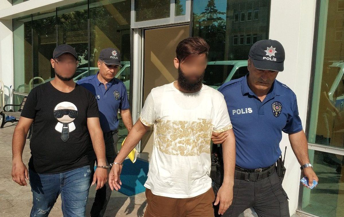 Mağazadan eşofman ve deodorant çalan 2 Iraklı tutuklandı