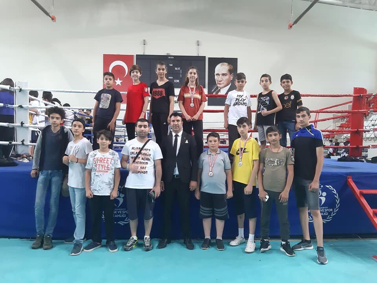 Malatya sporcular muaythai şampiyonasında 5 madalya aldı