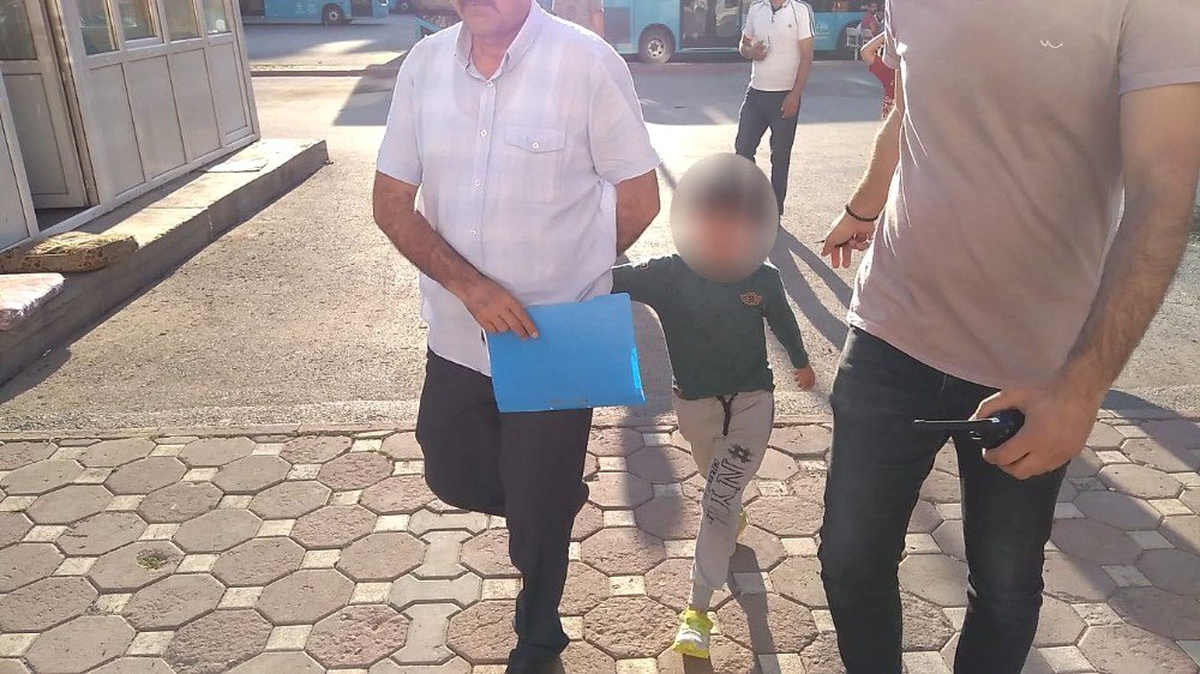 Minik kaçak yolcu, son durakta fark edildi