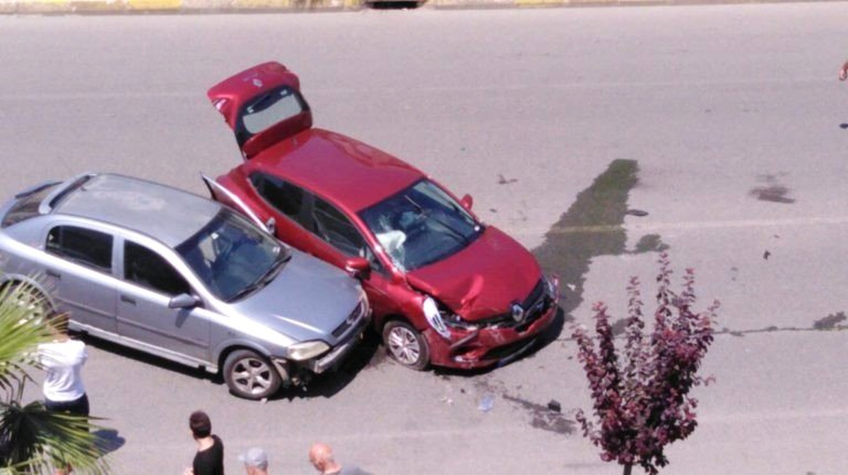 Ordu\'da iki araç kafa kafaya çarpıştı: 4 yaralı