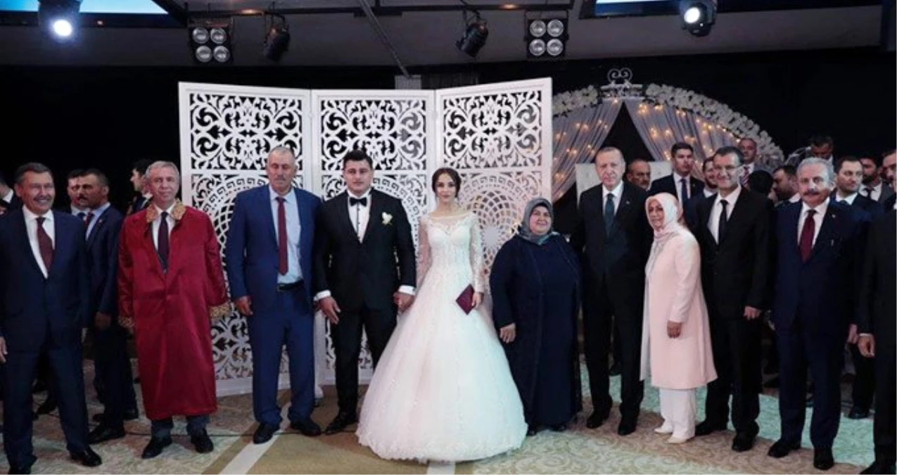 Recep Tayyip Erdoğan, Melih Gökçek ve Mansur Yavaş, Rıza Kayaalp\'in düğününde bir araya geldi!