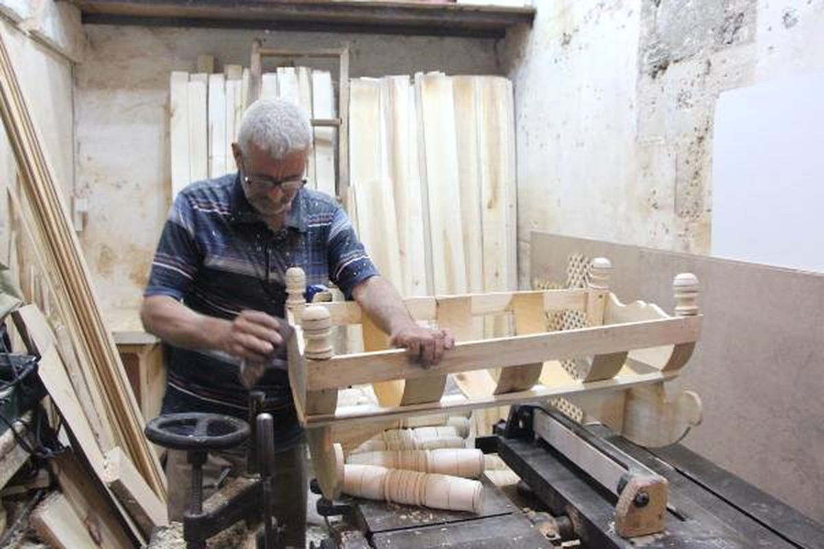 Şanlıurfa\'da bebekler ahşap beşiklerde sallanıyor