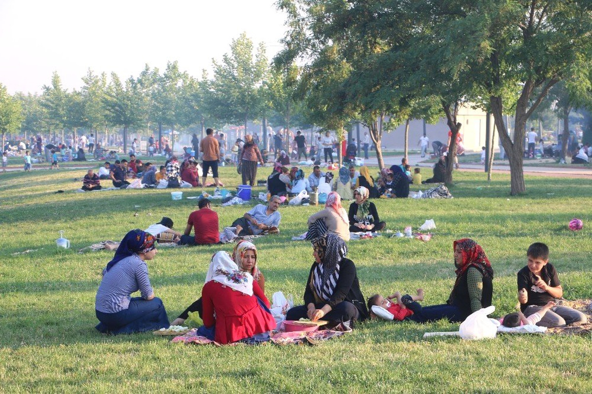 Şanlıurfalılar Gap Vadisi tesislerine akın ediyor