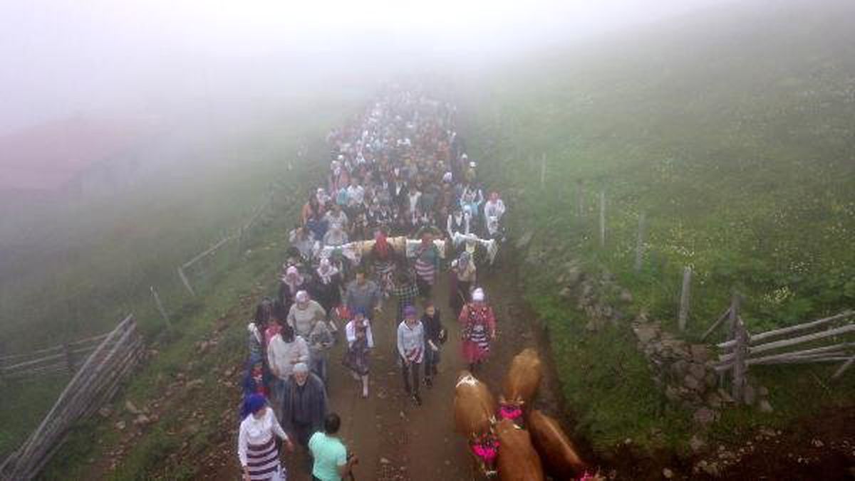 Trabzon\'da en renkli yayla göçü