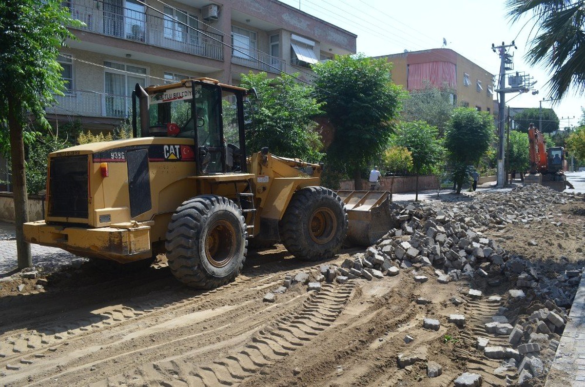 Turgutlu\'da Türkmen yolu yenileniyor