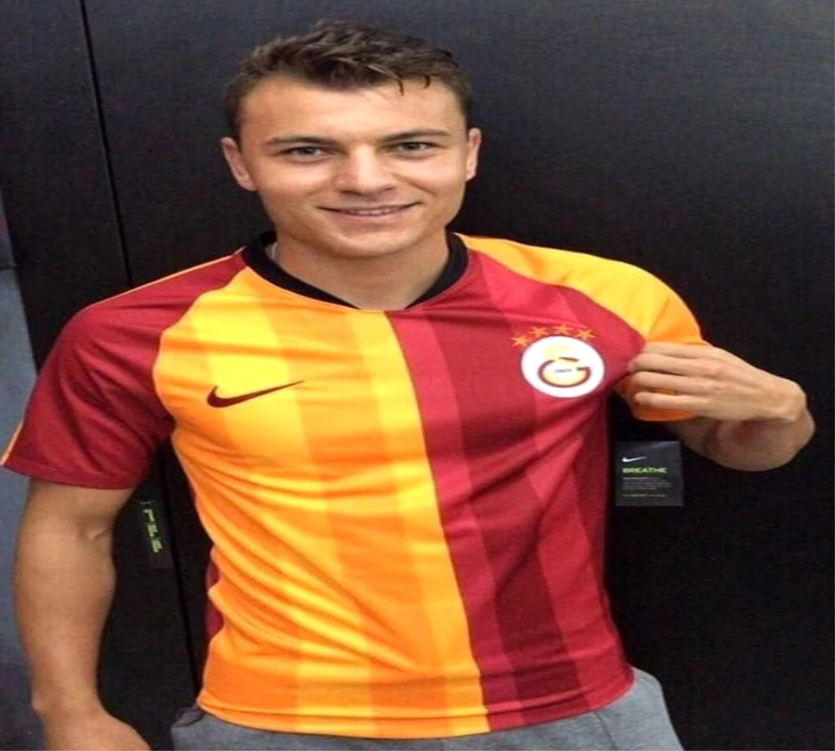 Yusuf Erdoğan\'dan Galatasaray formalı paylaşım