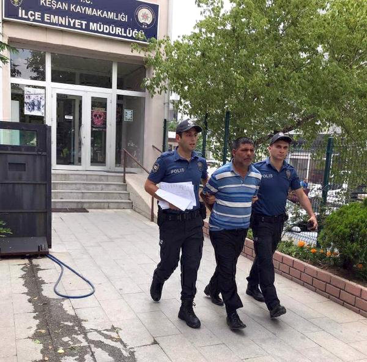 15 yaşındaki kız çocuğuna \'cinsel istismar\'dan tutuklandı