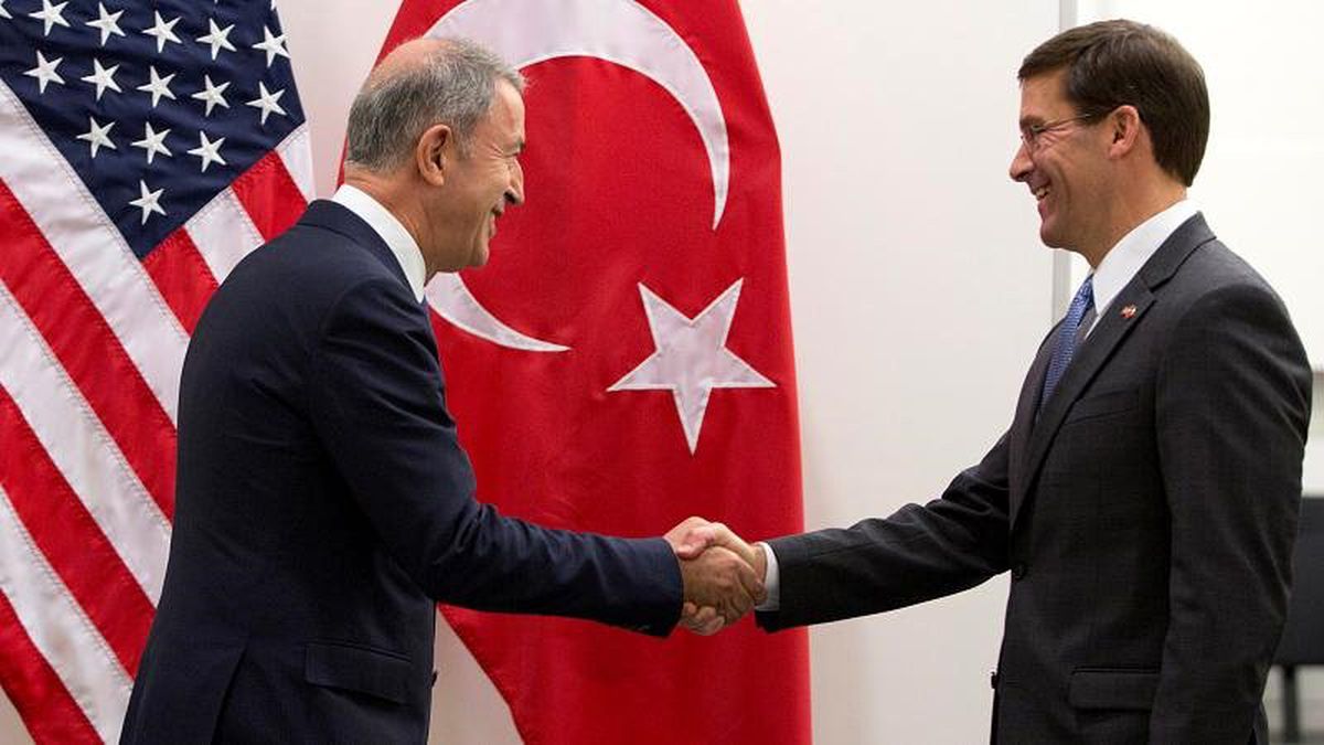 ABD Savunma Bakanı, NATO toplantısında Akar\'ı uyardı: Türkiye S-400 alırsa yaptırım uygulanır