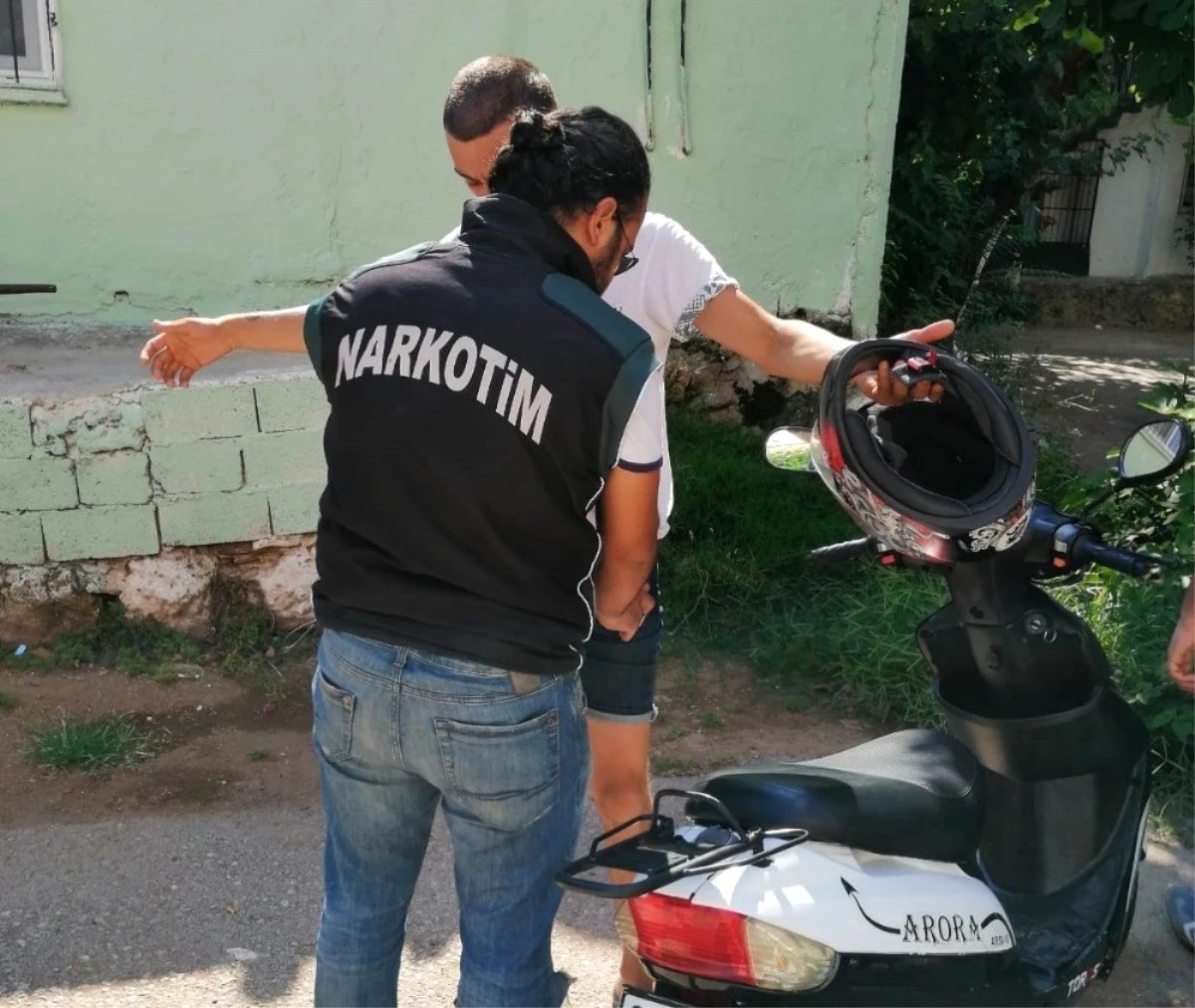 Antalya\'da polis Zeytinköy\'de 6 aylık uyuşturucuyla mücadele raporunu açıkladı