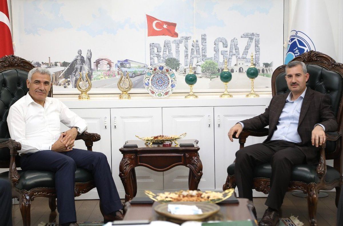 Başkan Çınar\'dan Güder\'e festival daveti