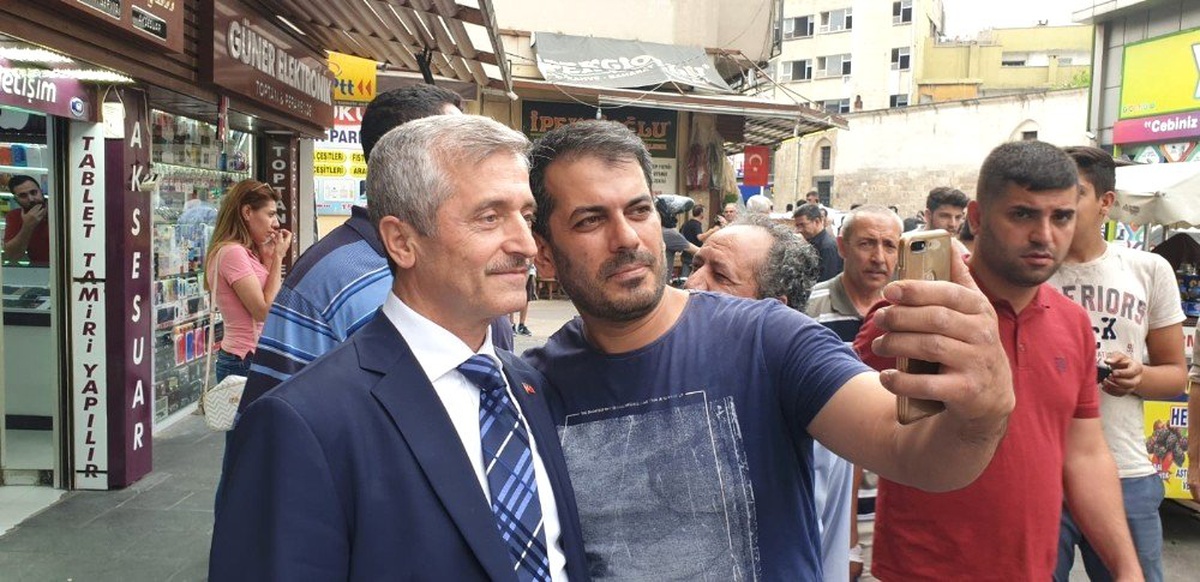Başkan Tahmazoğlu esnafı ziyaret etti