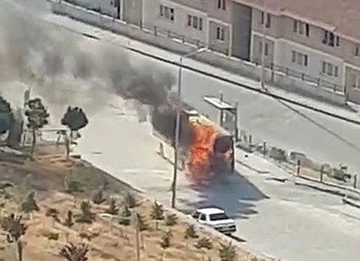 Belediye otobüsü alev alev yandı