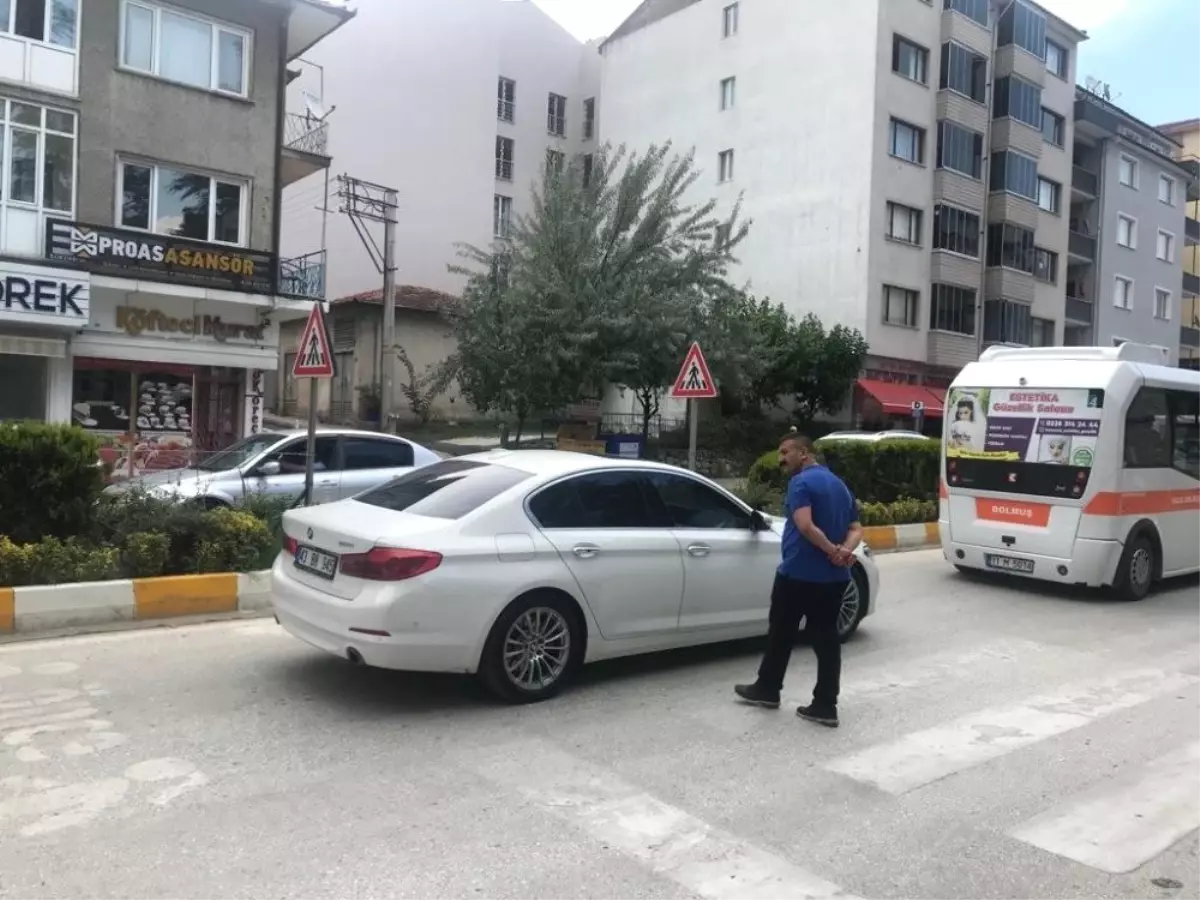 Bozüyük\'te yaya geçidi uygulaması yapıldı